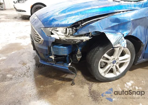 2018 Ford Fusion Hybrid S z USA, uszkodzony, nr VIN 3FA6P0UU9JR243493